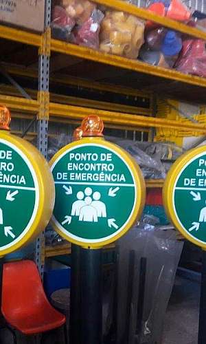 Pedestal para sinalização de segurança Pedestal para sinalização de segurança