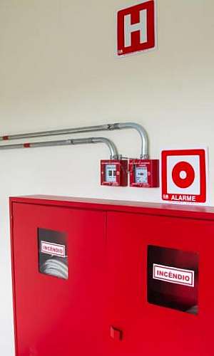 Sinalização de combate a incêndio Sinalização de combate a incêndio