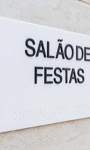 Sinalização em braille Sinalização em braille