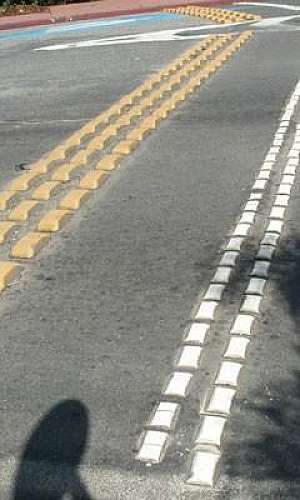 Tacha refletiva Tacha refletiva